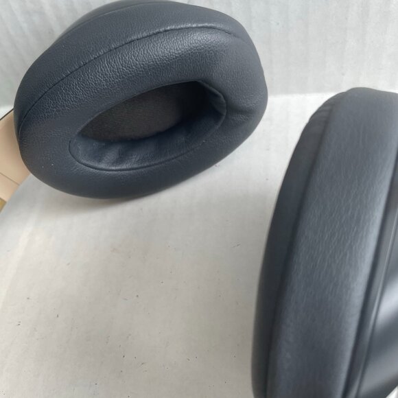 Beats Studio3 Wireless Noise Cancelling On-Ear Headphones - Picture 5 of 10